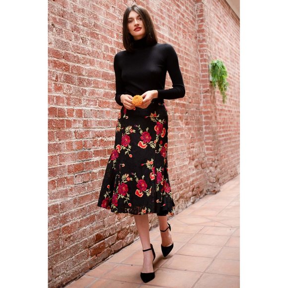 Eva Franco Dresses & Skirts - Eva Franco Floral Embroidered black  Skirt with red roses tulip shape NWT midi